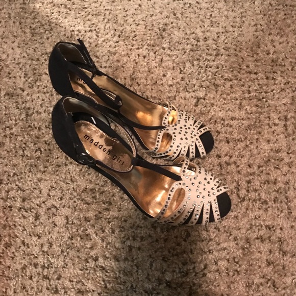 Heels - Picture 4 of 5